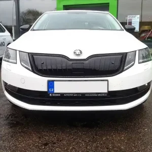 Výprodej Škoda Octavia III Facelift 17- zimní clona přední masky KI-R ČERNÝ LESK